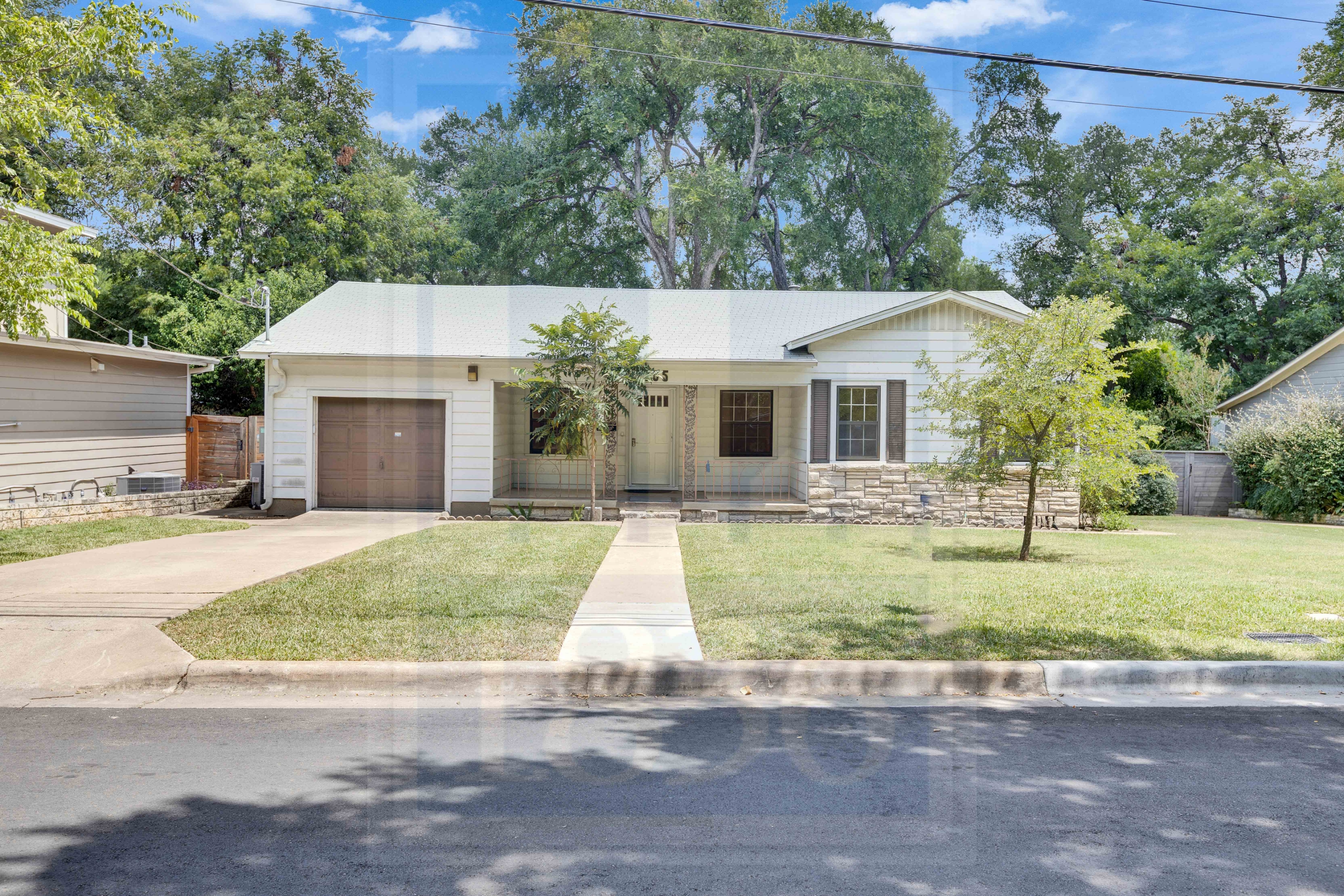2205 Sharon Ln