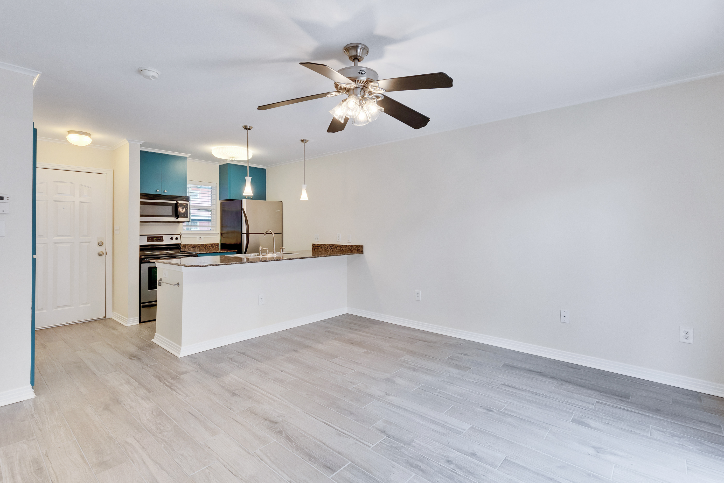 1422 Collier St, #106