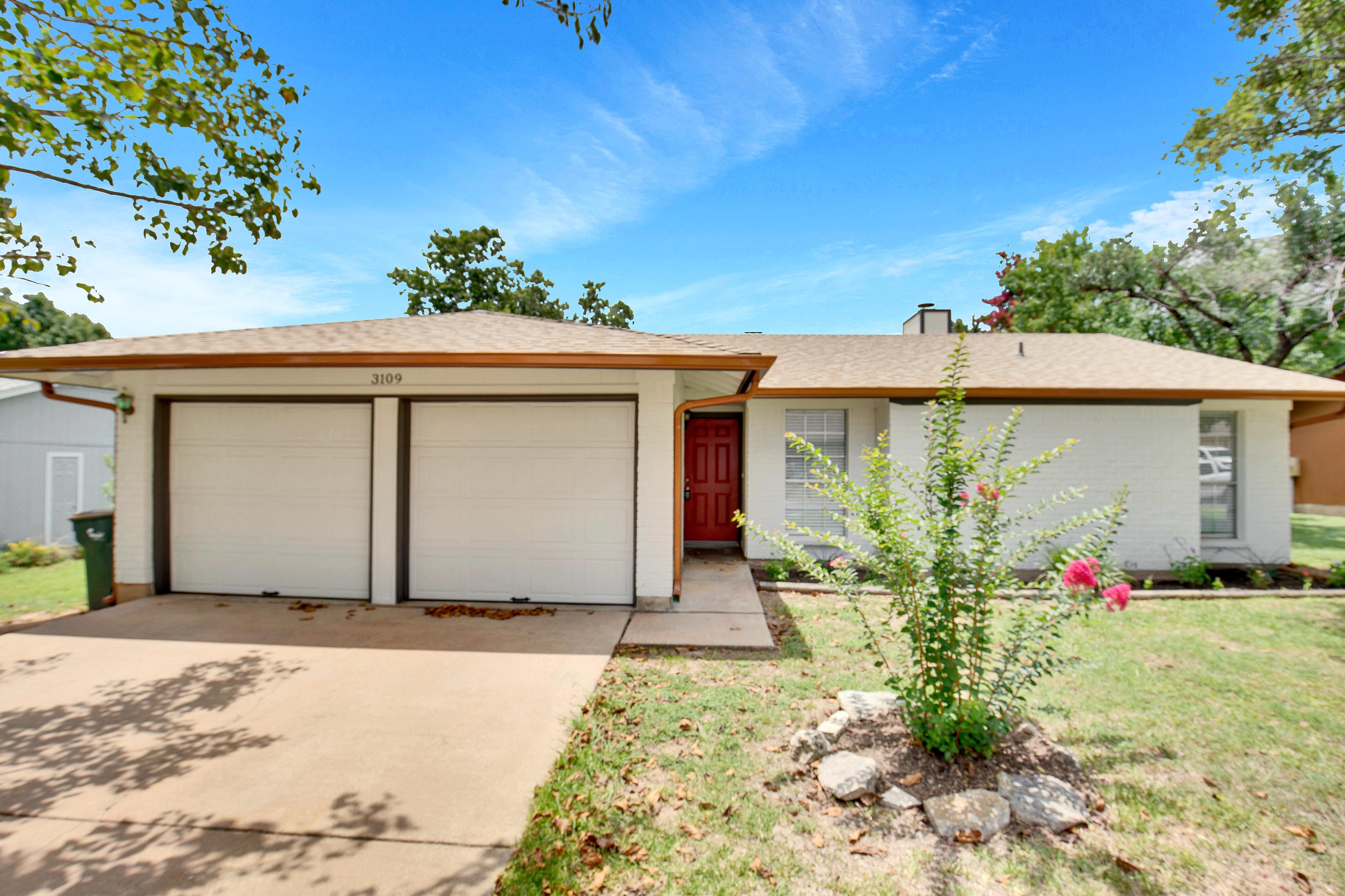 3109 Monument Dr