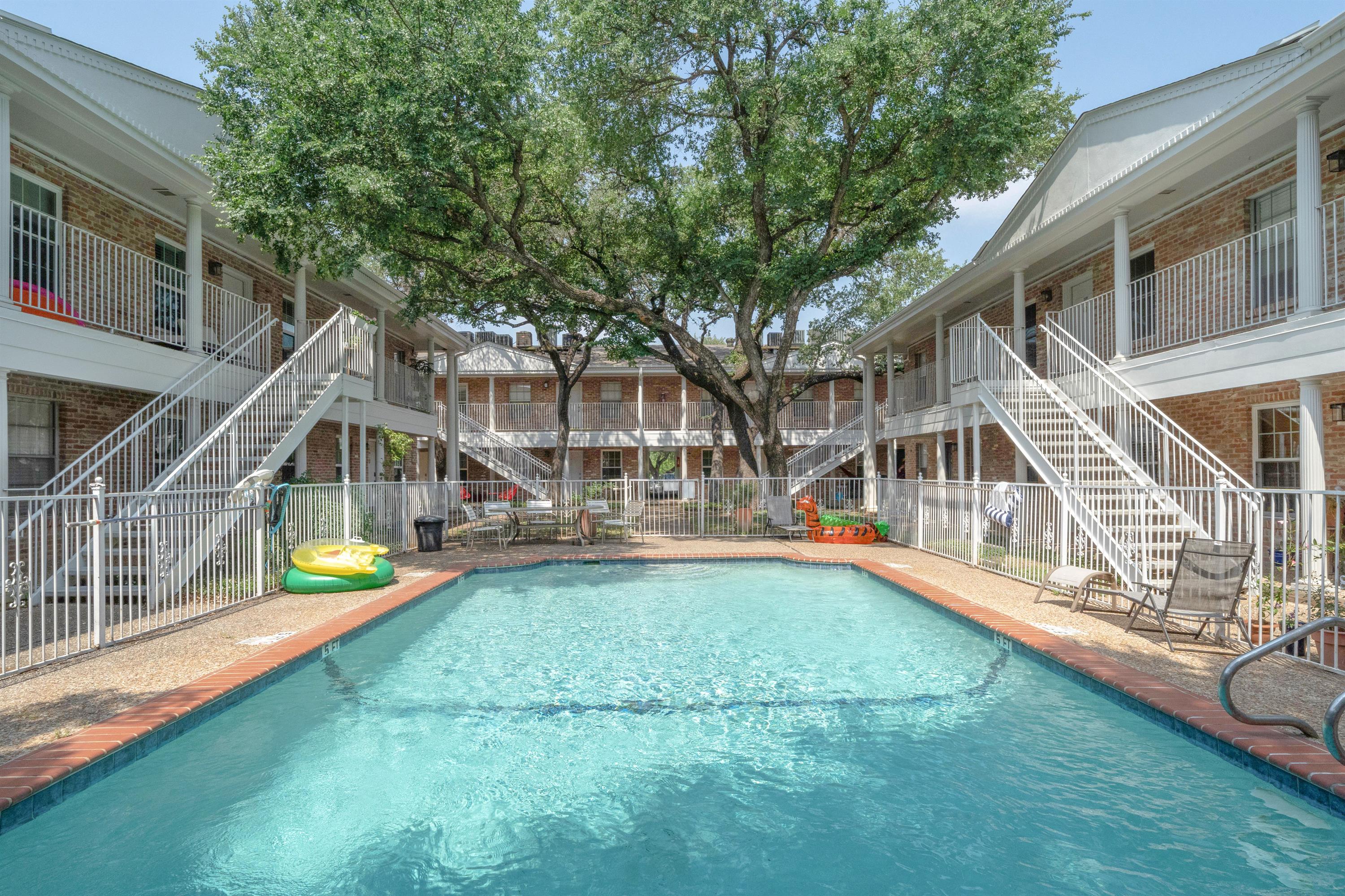 1240 Barton Hills Drive Unit 208