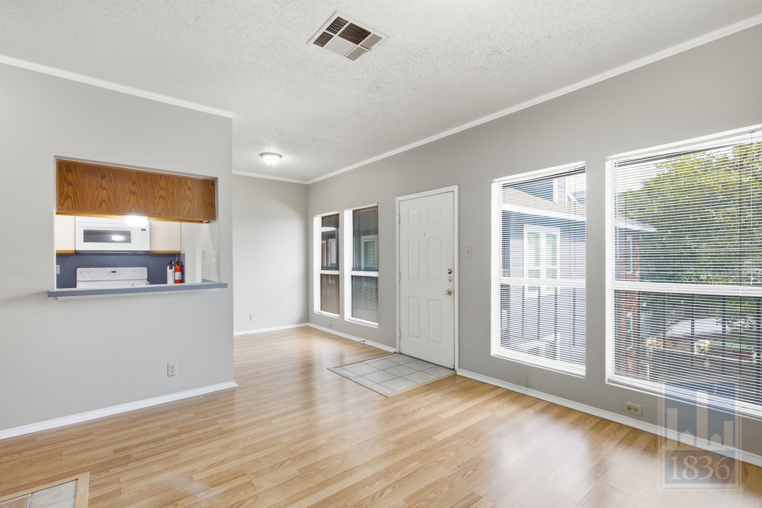 2804 Rio Grande #303
