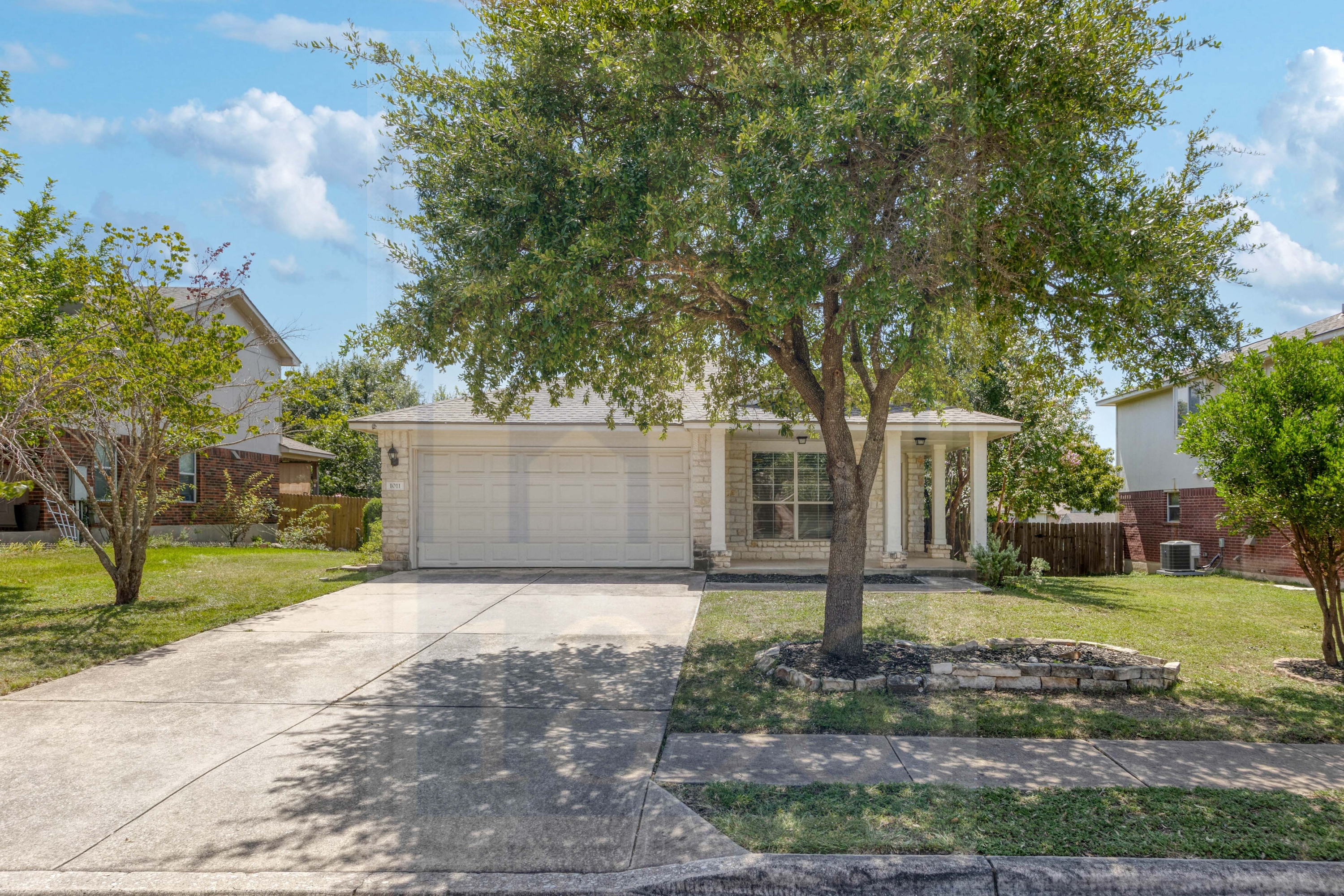 1011 Burgess Dr