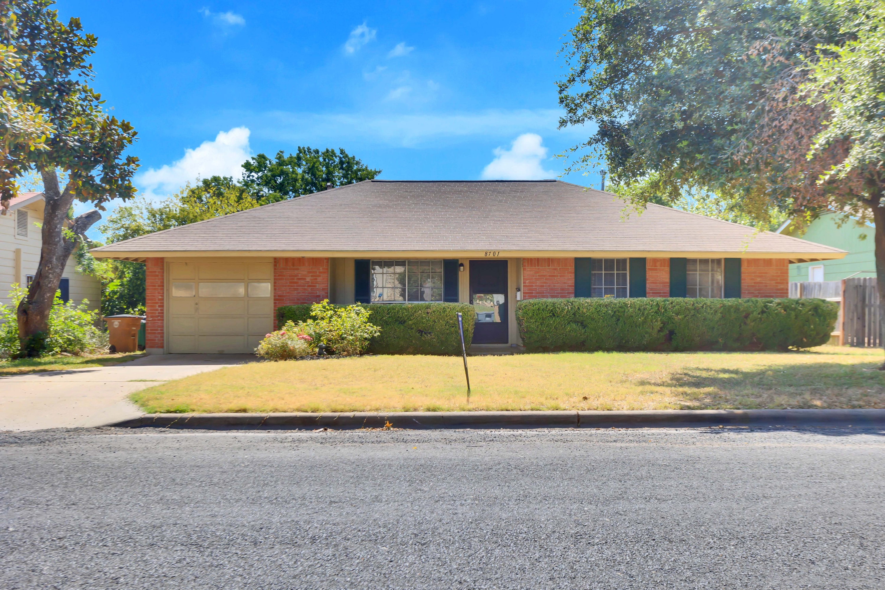 8701 Clarewood Drive