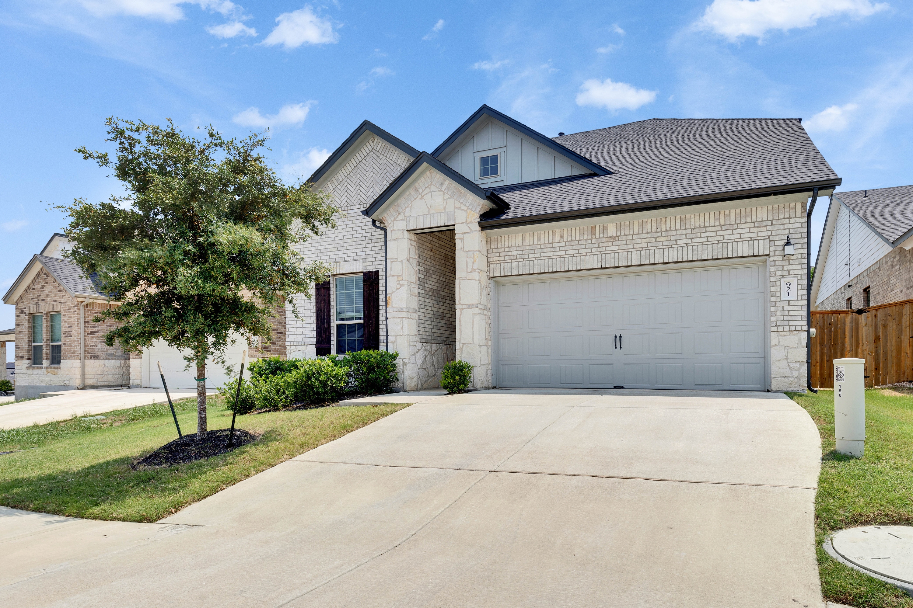 921 Pittsburgh Dr
