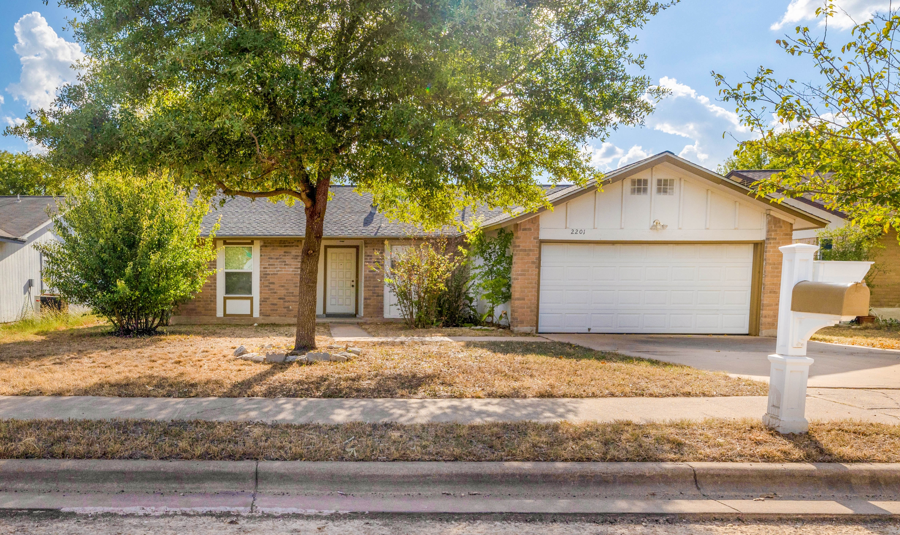 2201 Singletree Ave