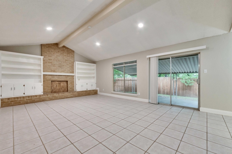 10307 E Rutland Village